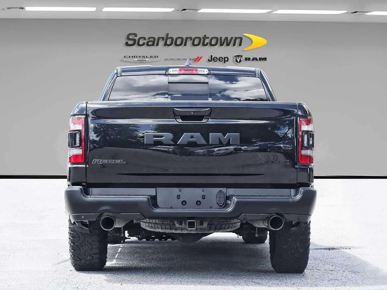Dodge RAM 1500 * Rebel Crew Cab | 5'7 Box | Sunroof | HEMI | , снимка 5 - Автомобили и джипове - 55570849