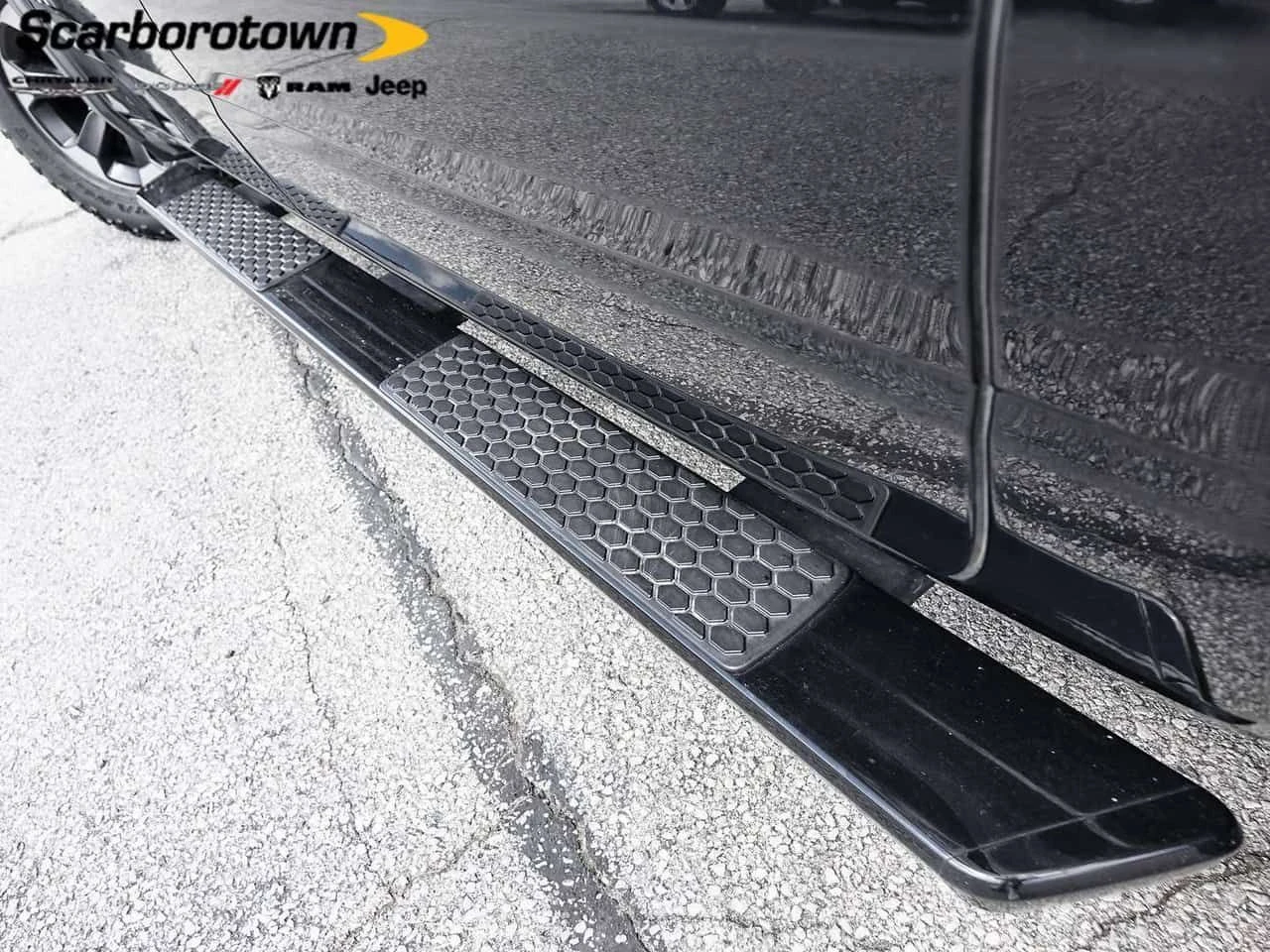 Dodge RAM 1500 * Rebel Crew Cab | 5'7 Box | Sunroof | HEMI | , снимка 14 - Автомобили и джипове - 55570849