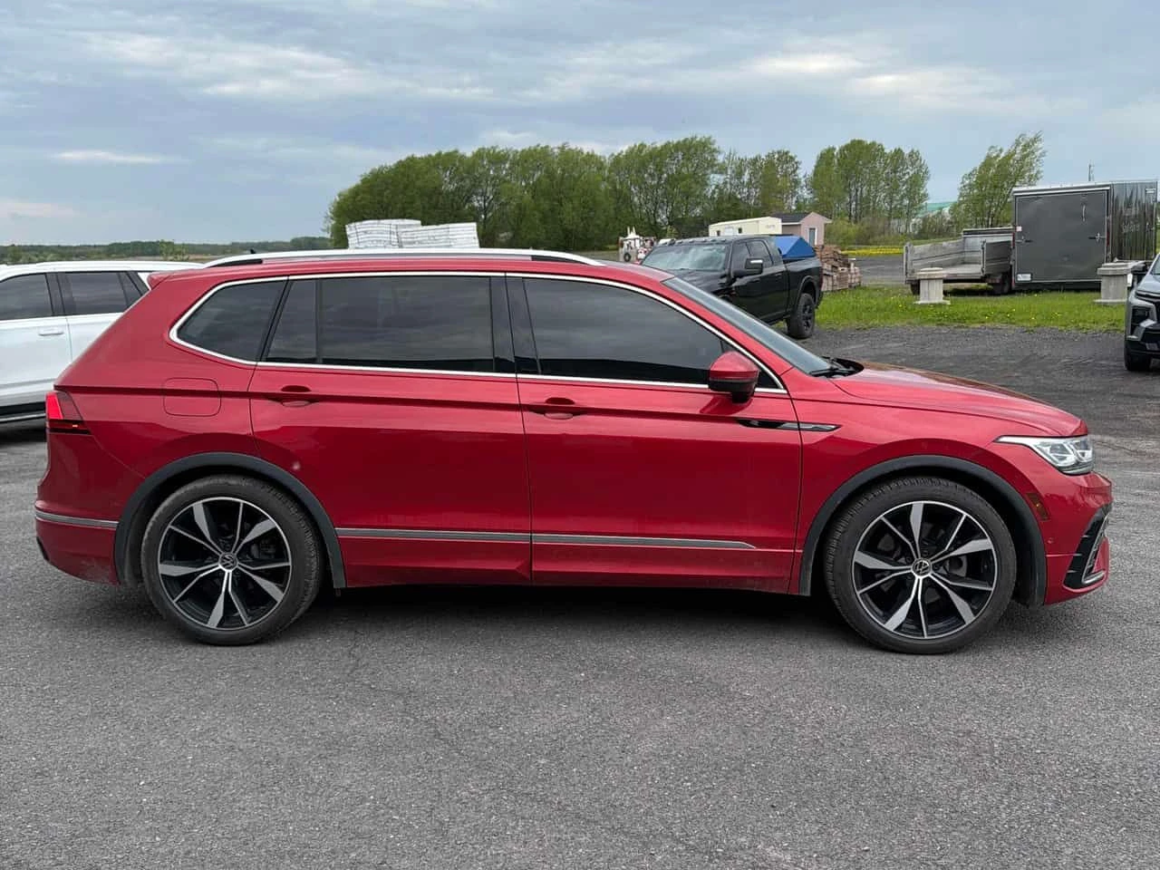 VW Tiguan Highline R Line / 360 / DIS / FENDER / ОБДУХВАНЕ , снимка 3 - Автомобили и джипове - 55594995