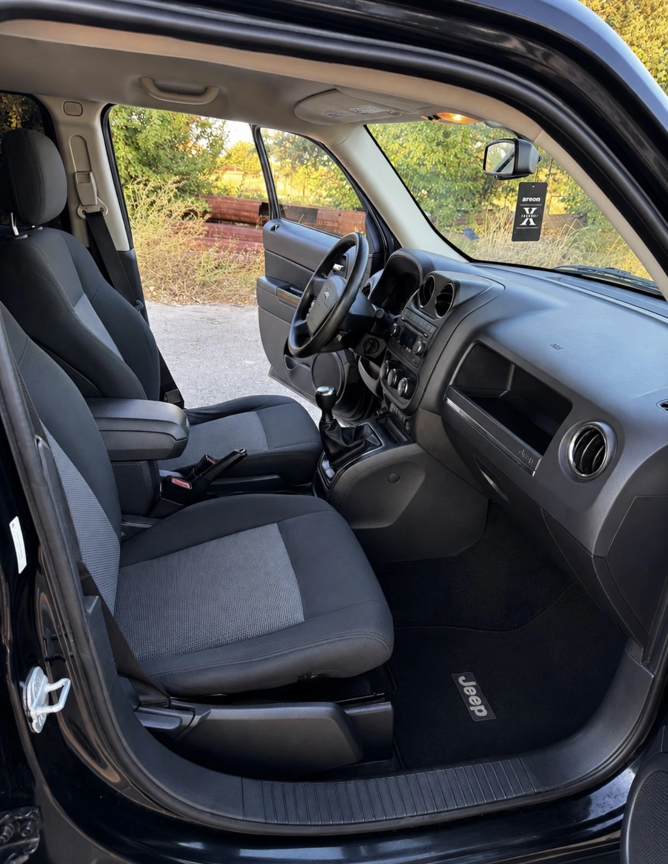 Jeep Patriot 2.4 4X4, снимка 9 - Автомобили и джипове - 55630479