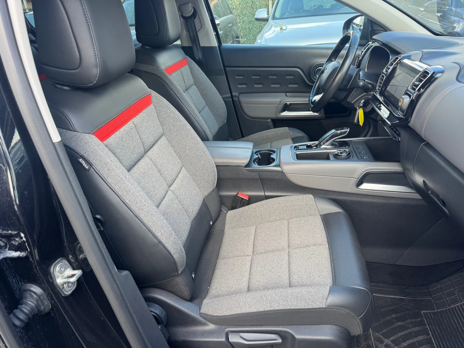 Citroen C5 Aircross 1.5TDI  131hp* LED* КОЖА* КАМЕРА* 6.2020г* ЛИЗИНГ, снимка 13 - Автомобили и джипове - 56202042