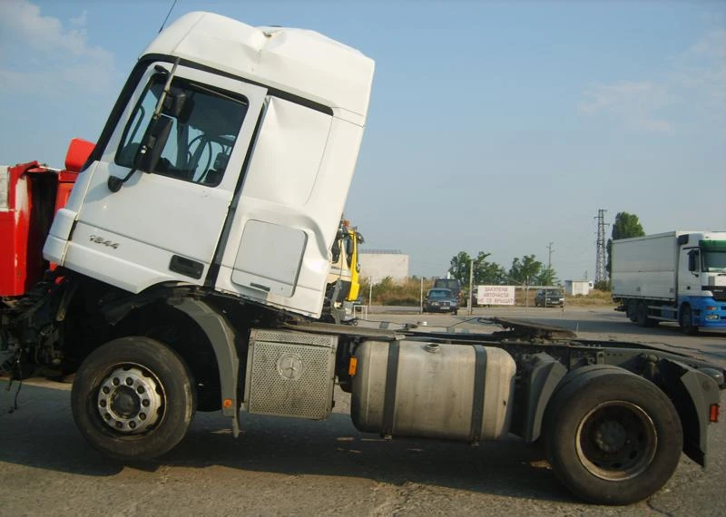 Mercedes-Benz 1844 Actros euro5, снимка 8 - Камиони - 2489340