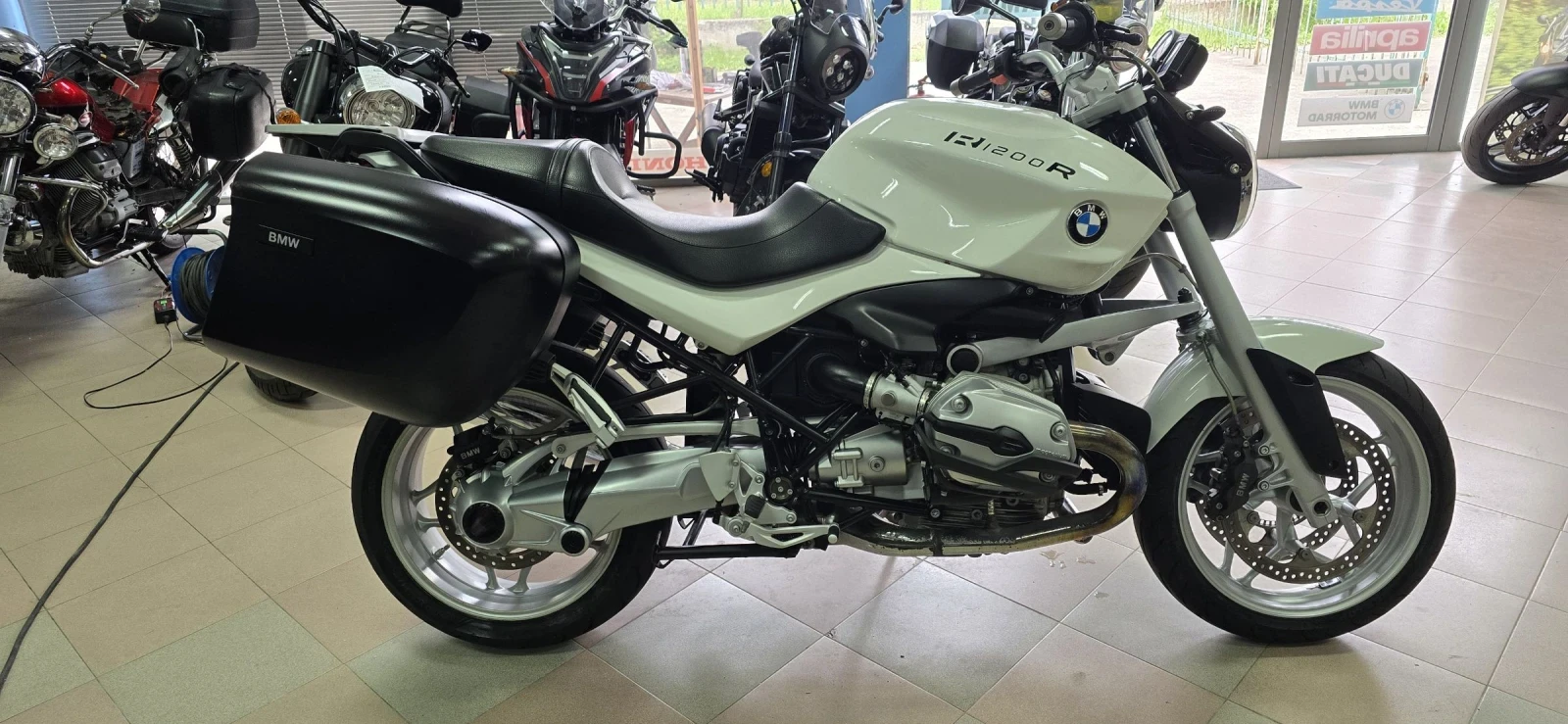 BMW R 1200 R 2010 г. Лизинг !, снимка 4 - Мотоциклети и мототехника - 54610295