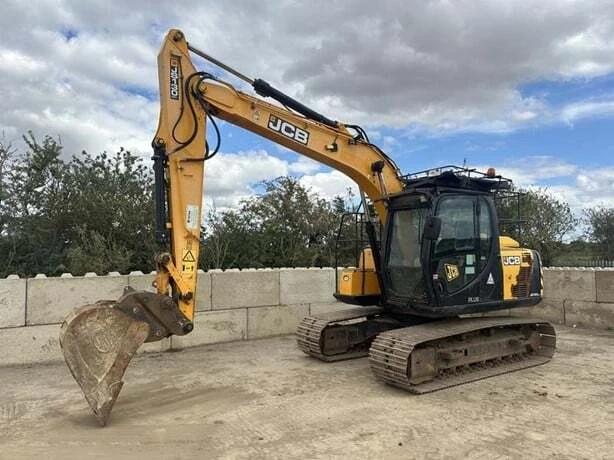 Багер JCB JS130