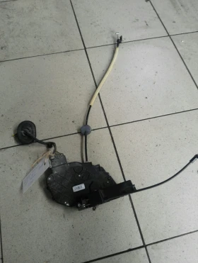 Брава врата предна лява Форд Фокус 06г.