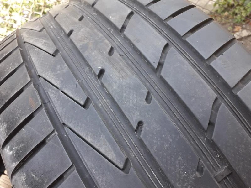 Гуми Летни 255/45R19, снимка 3 - Гуми и джанти - 26431445