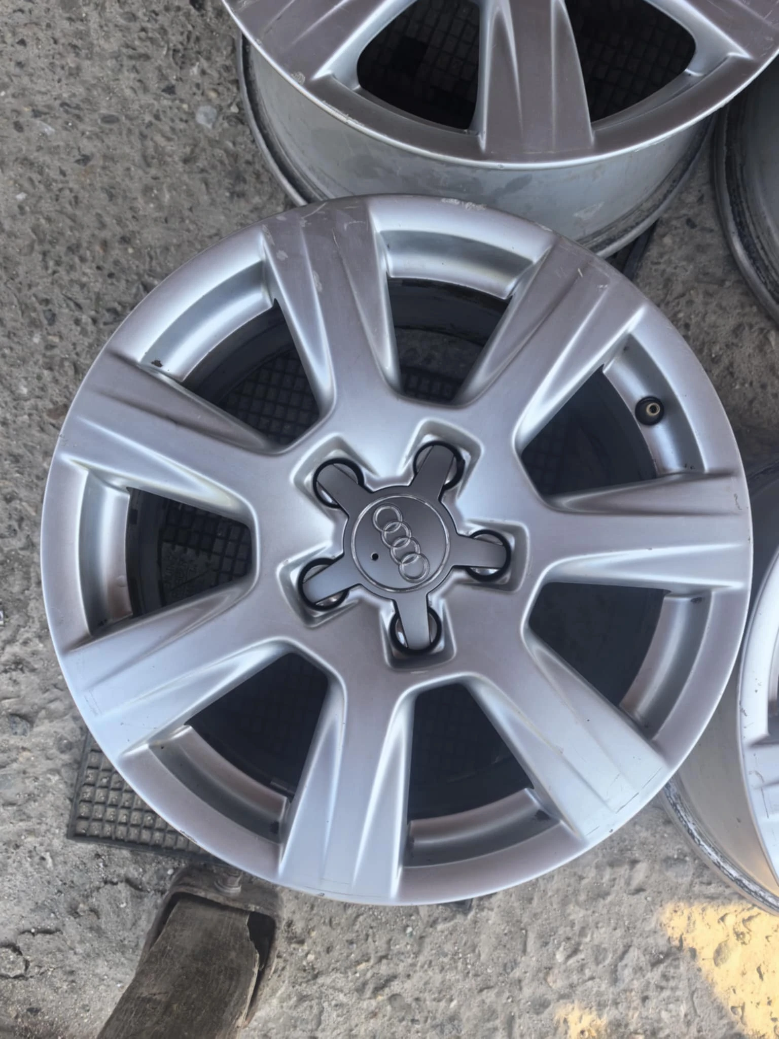   Audi A4 | Mobile.bg   2