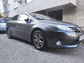 Toyota Avensis От Тм Ауто //140 000 подгреви / камера км, снимка 1