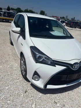 Обява за продажба на Toyota Yaris 1.5 Hybrid , KEYLESS, NAVY, AUTOMATIC ~17 600 лв. - изображение 1