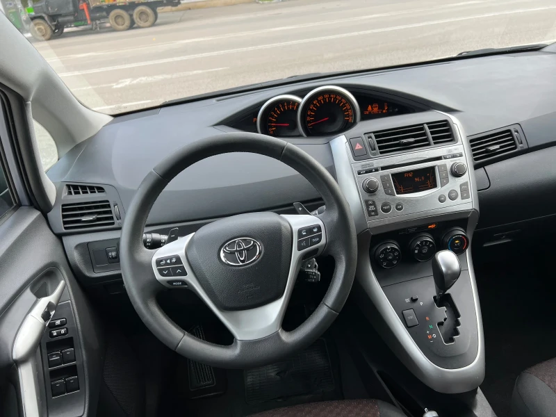 Toyota Verso 1.8i АВТОМАТ ШВЕЙЦАРИЯ, снимка 10 - Автомобили и джипове - 47492244