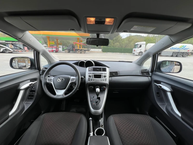 Toyota Verso 1.8i АВТОМАТ ШВЕЙЦАРИЯ, снимка 9 - Автомобили и джипове - 47492244