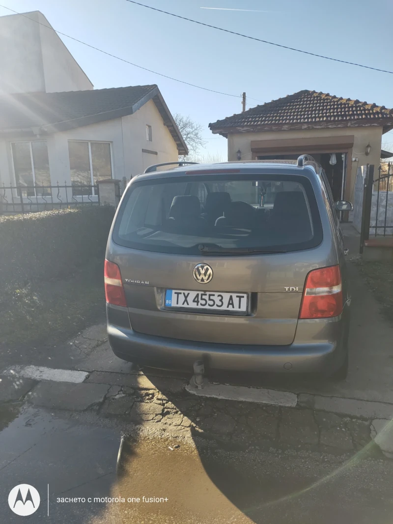 VW Touran, снимка 4 - Автомобили и джипове - 48571568