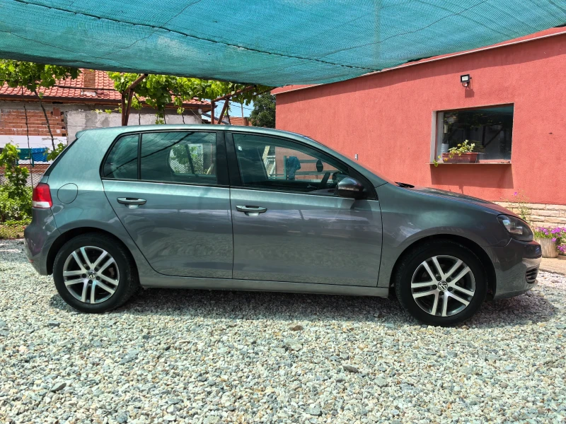 VW Golf 1.6 102кс, снимка 6 - Автомобили и джипове - 52581990