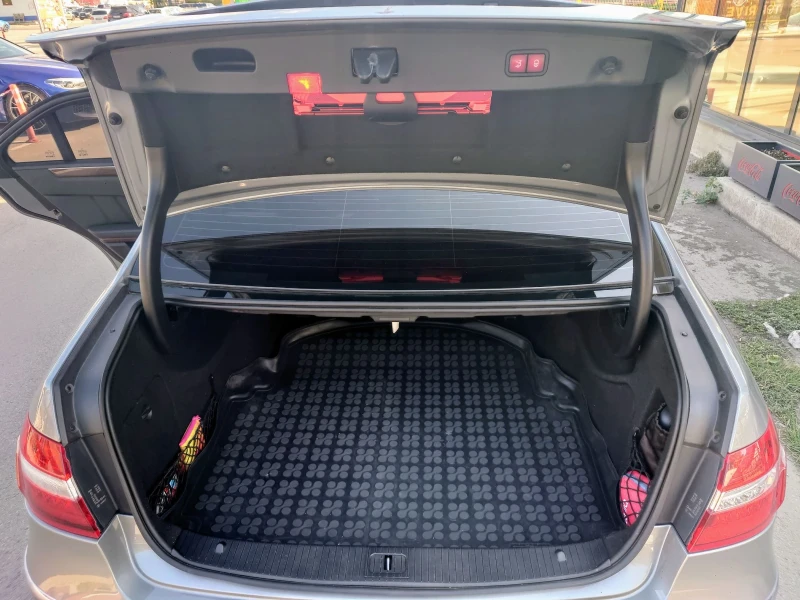 Mercedes-Benz E 350 4matic/7g/distronic/keyless/airmatic/обдухване, снимка 6 - Автомобили и джипове - 52738826