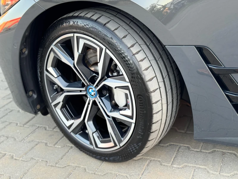 BMW i4 eDrive40 Gran Coupe M Sport Гаранция, снимка 8 - Автомобили и джипове - 51812865