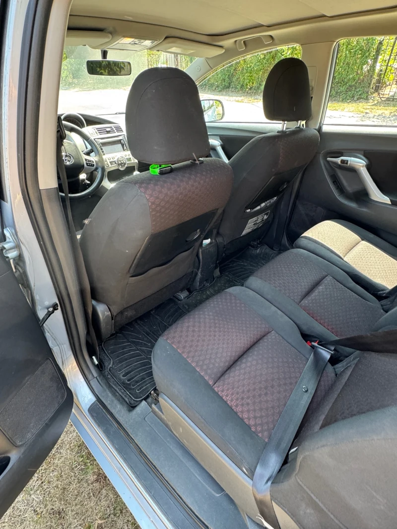 Toyota Verso 2.0 D4D , снимка 8 - Автомобили и джипове - 52463767