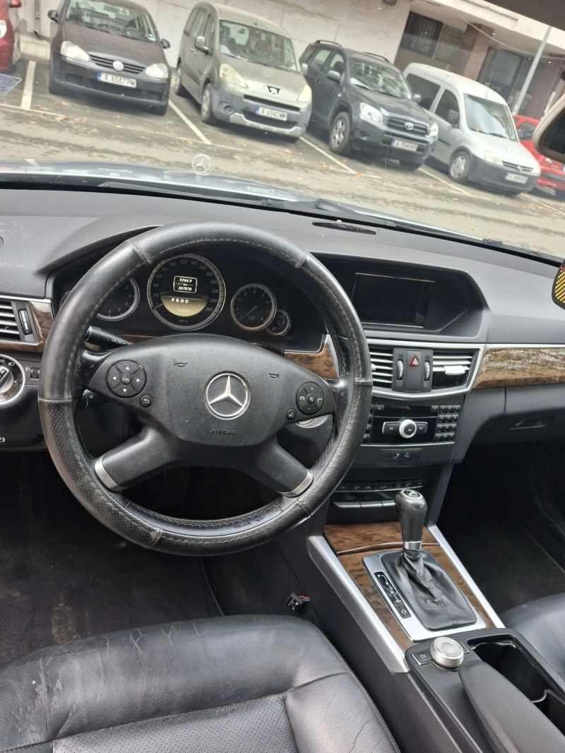 Mercedes-Benz E 200, снимка 5 - Автомобили и джипове - 52467312