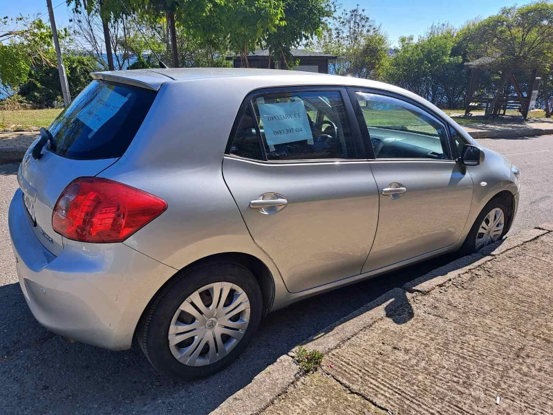Toyota Auris 1.4 i 16V VVT-i, снимка 4 - Автомобили и джипове - 52998394