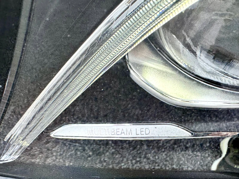 Mercedes-Benz E 220 AMG premium, снимка 17 - Автомобили и джипове - 53453083