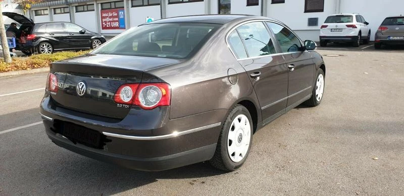 VW Passat 2.0 TDI, снимка 4 - Автомобили и джипове - 49101495