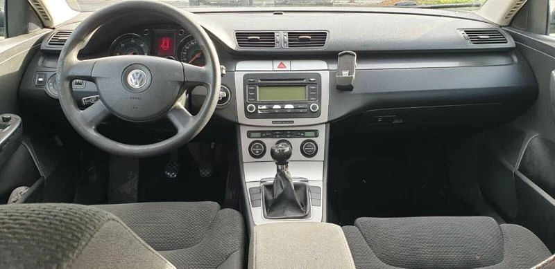 VW Passat 2.0 TDI, снимка 6 - Автомобили и джипове - 49101495