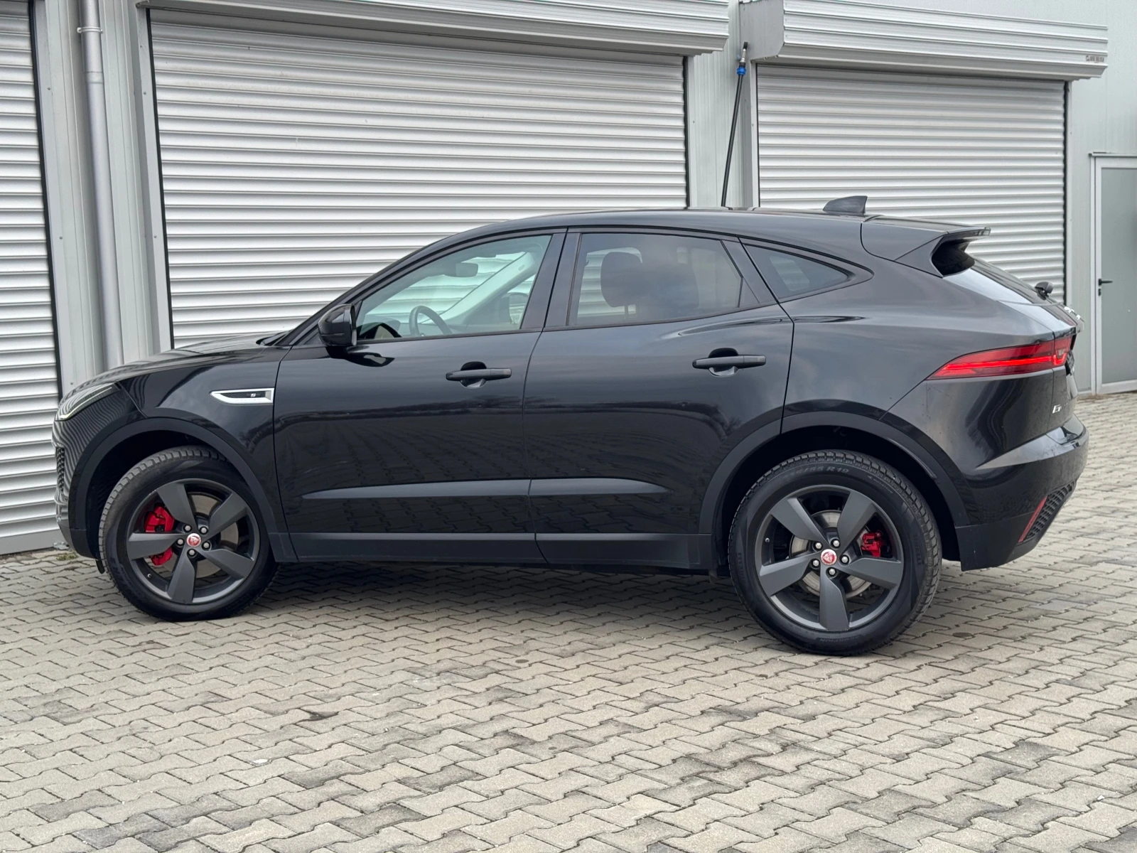 Jaguar E-pace 2, 0d 180ps, AWD, R-Dynamic S, aut., skin, navy - изображение 3