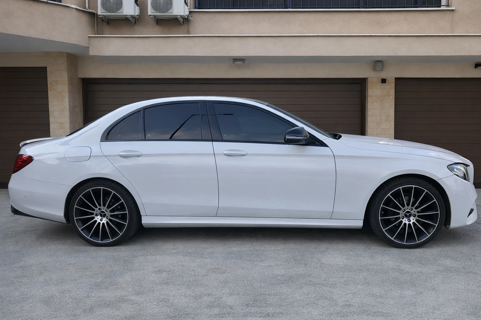 Mercedes-Benz E 220 9G TRONIC - - изображение 3