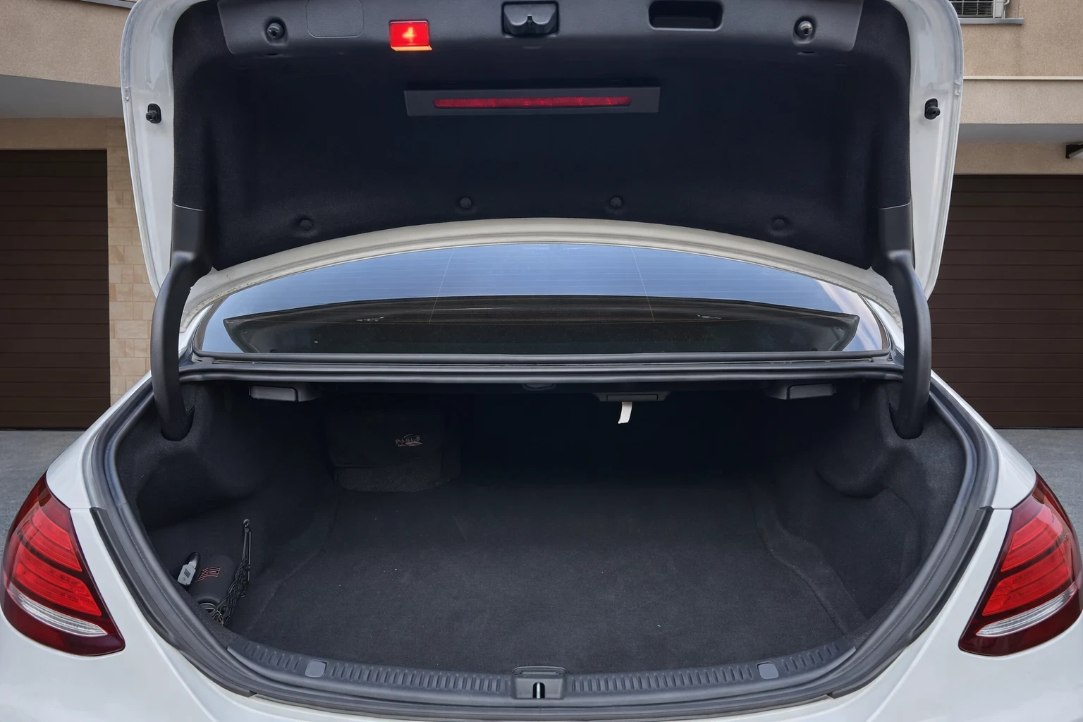 Mercedes-Benz E 220 9G TRONIC - - изображение 4