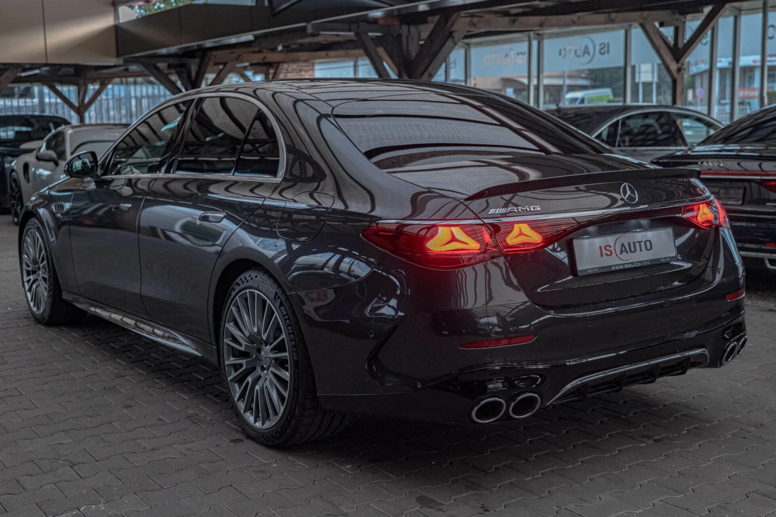 Mercedes-Benz E 53 AMG 4Matic+ /Premium/3D/Пано/Burmester/Камера 360/MBUX - изображение 5