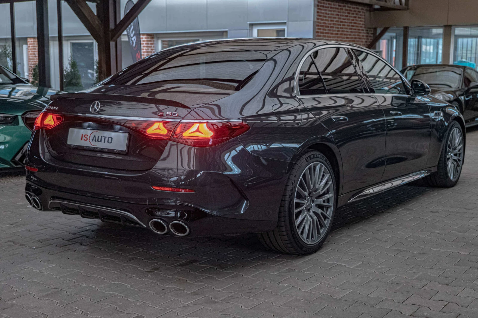 Mercedes-Benz E 53 AMG 4Matic+ /Premium/3D/Пано/Burmester/Камера 360/MBUX - изображение 6