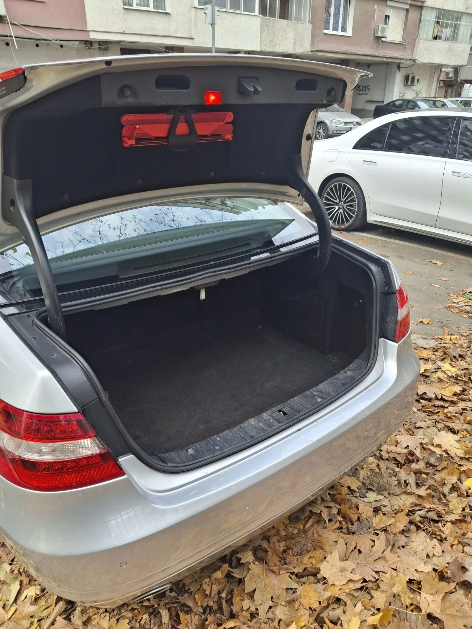 Mercedes-Benz E 200 | Mobile.bg   10