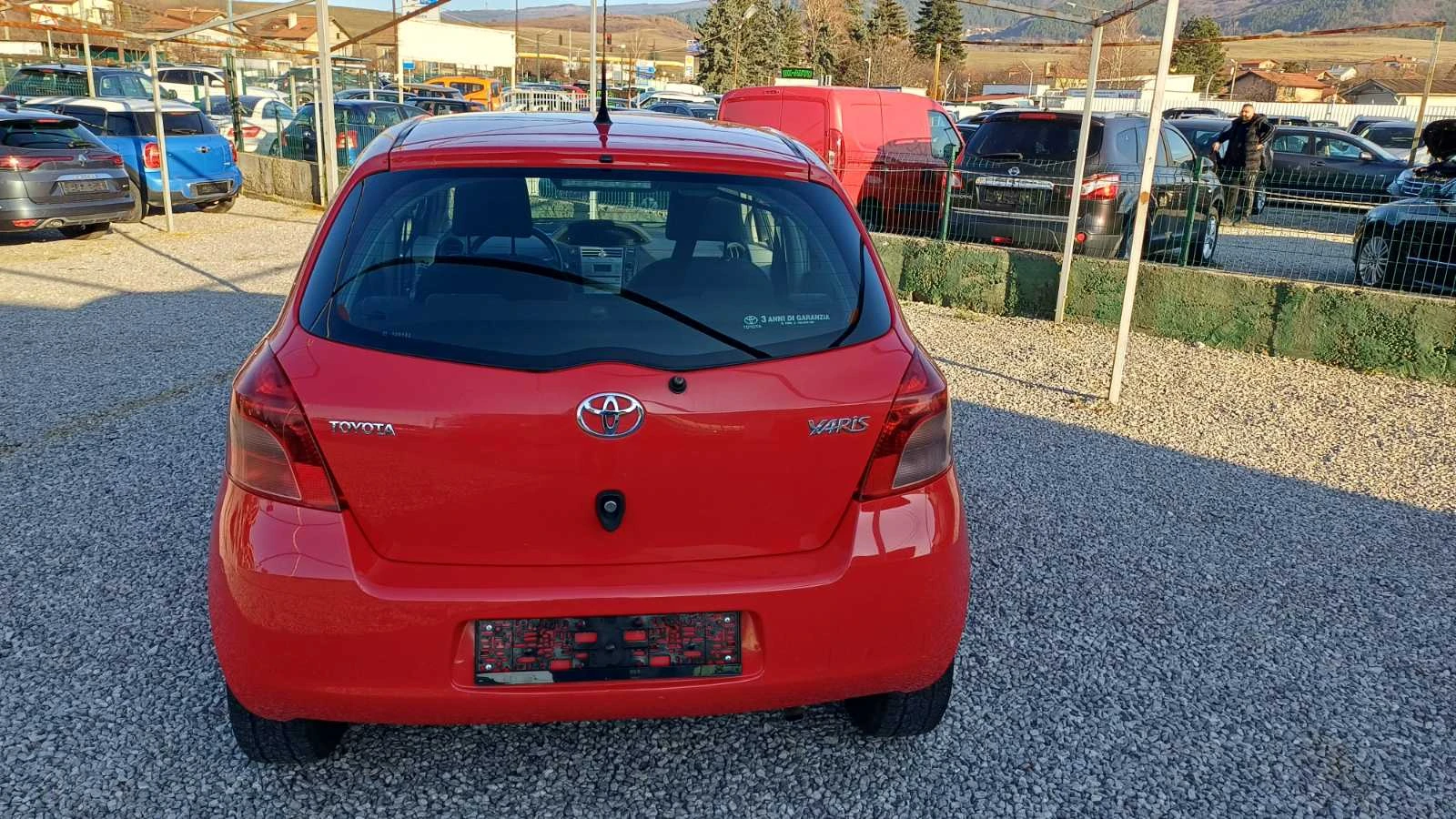 Toyota Yaris 1.0 - изображение 6