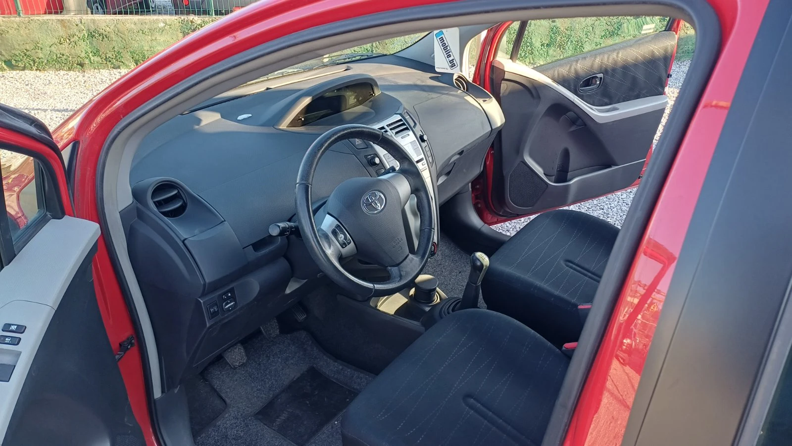 Toyota Yaris 1.0 - изображение 7