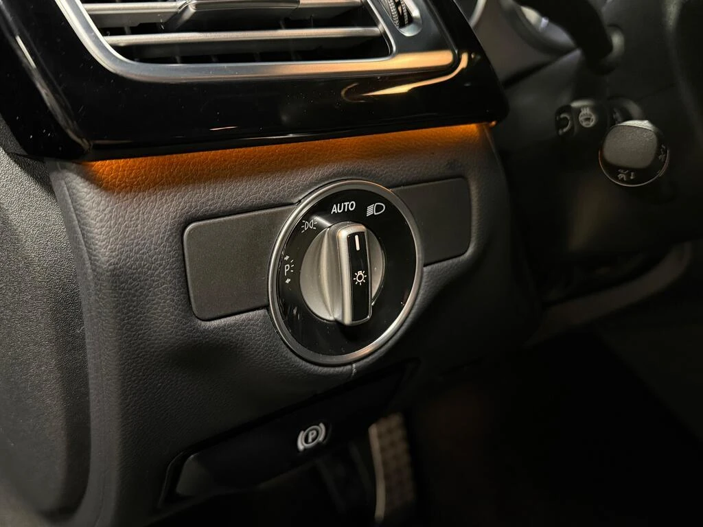 Mercedes-Benz CLS 550 AMG pack* Масаж* Обдух* H&K* Distronic* , снимка 13 - Автомобили и джипове - 54204240