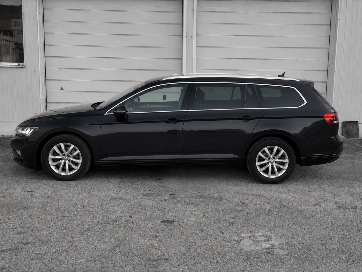 VW Passat 2.0 TDI-150кс-Facelift-Автомат-Дигитално табло-Лед, снимка 3 - Автомобили и джипове - 54669944