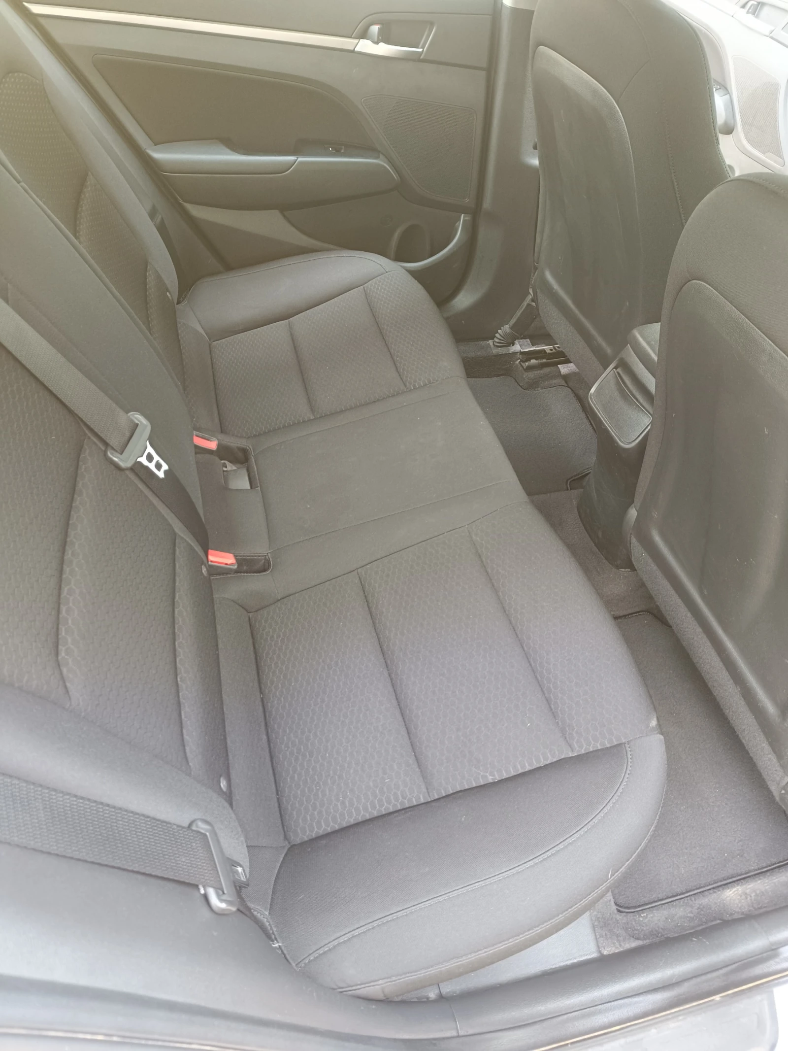 Hyundai Elantra, снимка 8 - Автомобили и джипове - 54758189