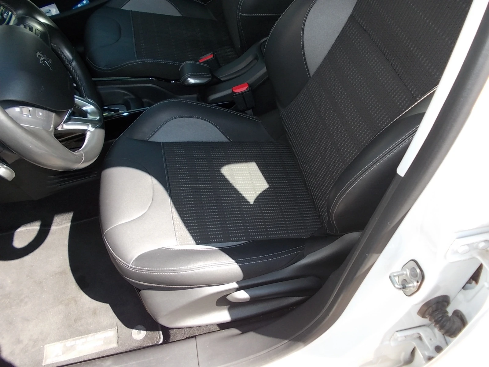 Peugeot 2008, снимка 6 - Автомобили и джипове - 54901972