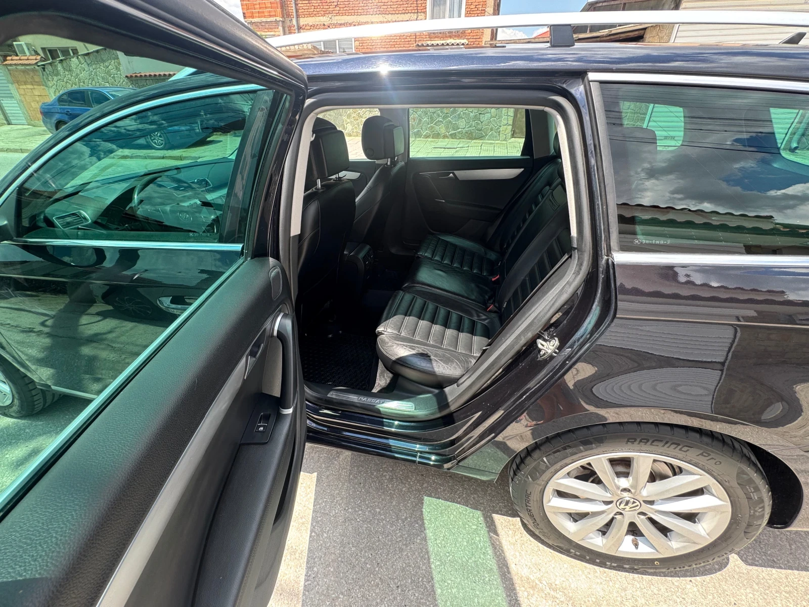 VW Passat 1.6 TDI, снимка 11 - Автомобили и джипове - 55161749