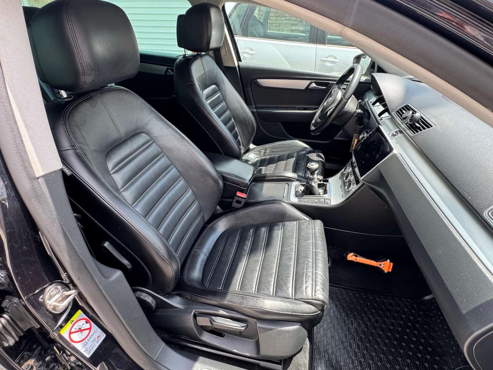 VW Passat 1.6 TDI, снимка 15 - Автомобили и джипове - 55161749