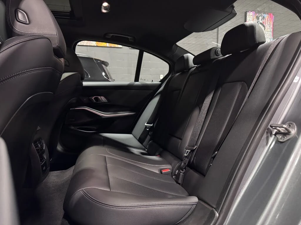 BMW 330 xDrive | Harman Kardon | CLEAN CARFAX, снимка 8 - Автомобили и джипове - 55944132