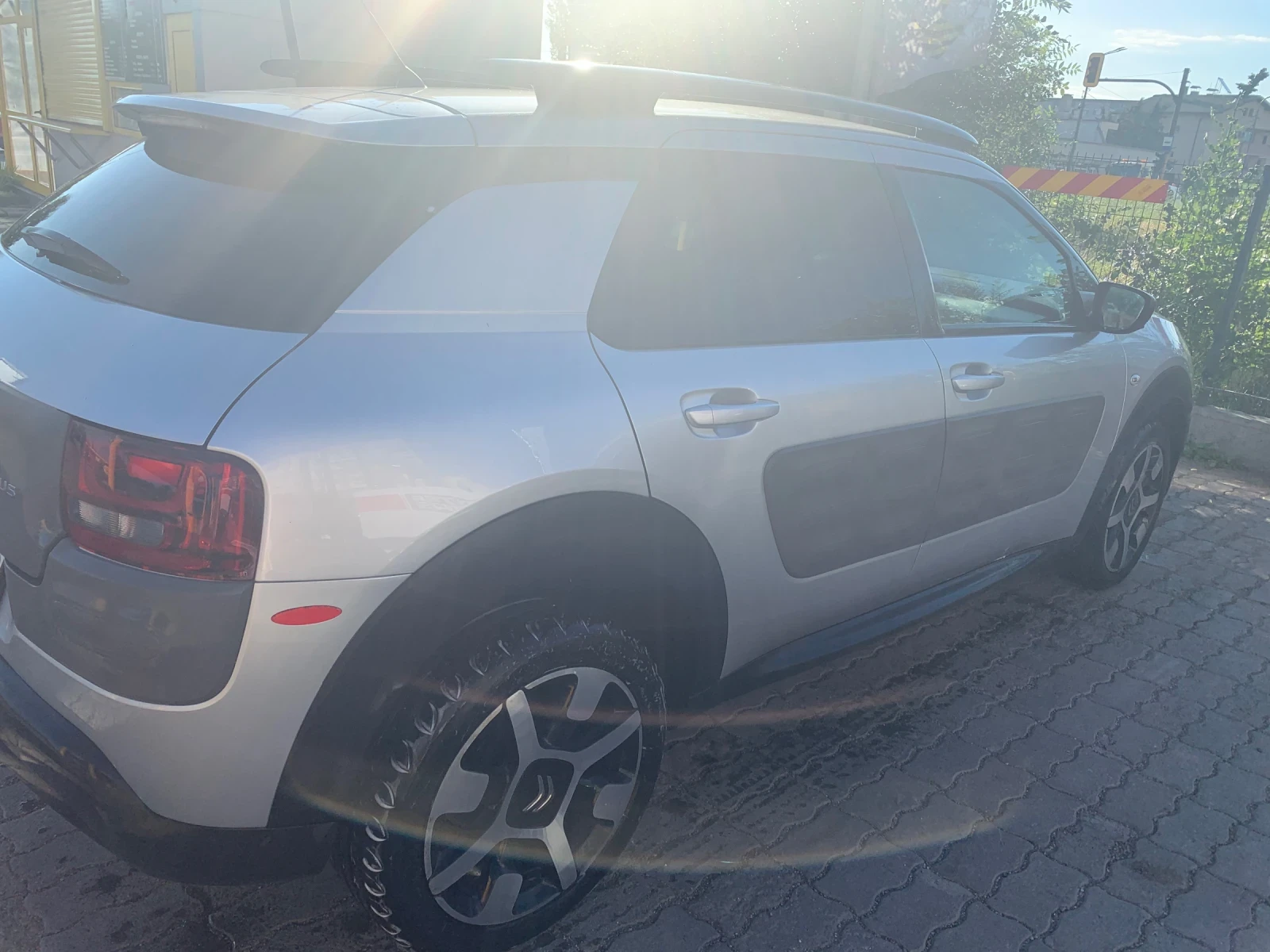 Citroen C4 Cactus, снимка 3 - Автомобили и джипове - 56140721