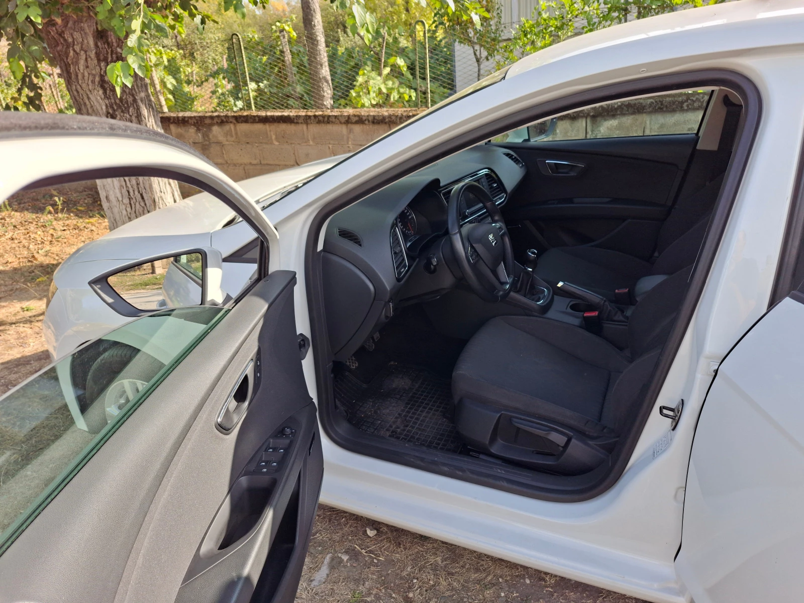 Seat Leon Style , снимка 4 - Автомобили и джипове - 56465330