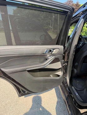 BMW X7 xDrive40i* M-SPORT* SKY LOUNGE* SOFT CLOSE* FULL* , снимка 11