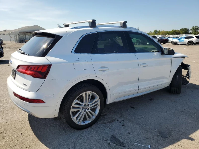 Audi Q5 Premium Plus / 2.0 TFSI / CarPlay / Кожа / Пано. /, снимка 4 - Автомобили и джипове - 52420645