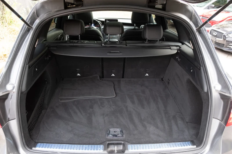 Mercedes-Benz GLC 300 MULTIBEAM LED* PANORAMA* LOW KM* , снимка 17 - Автомобили и джипове - 53009997