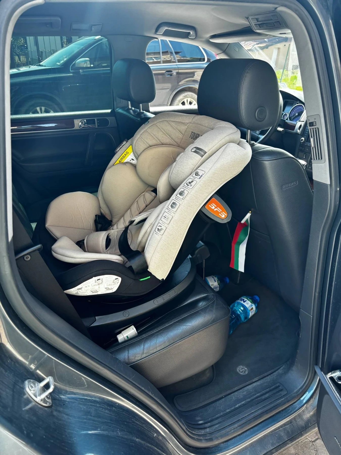 VW Touareg 2.5 - изображение 8