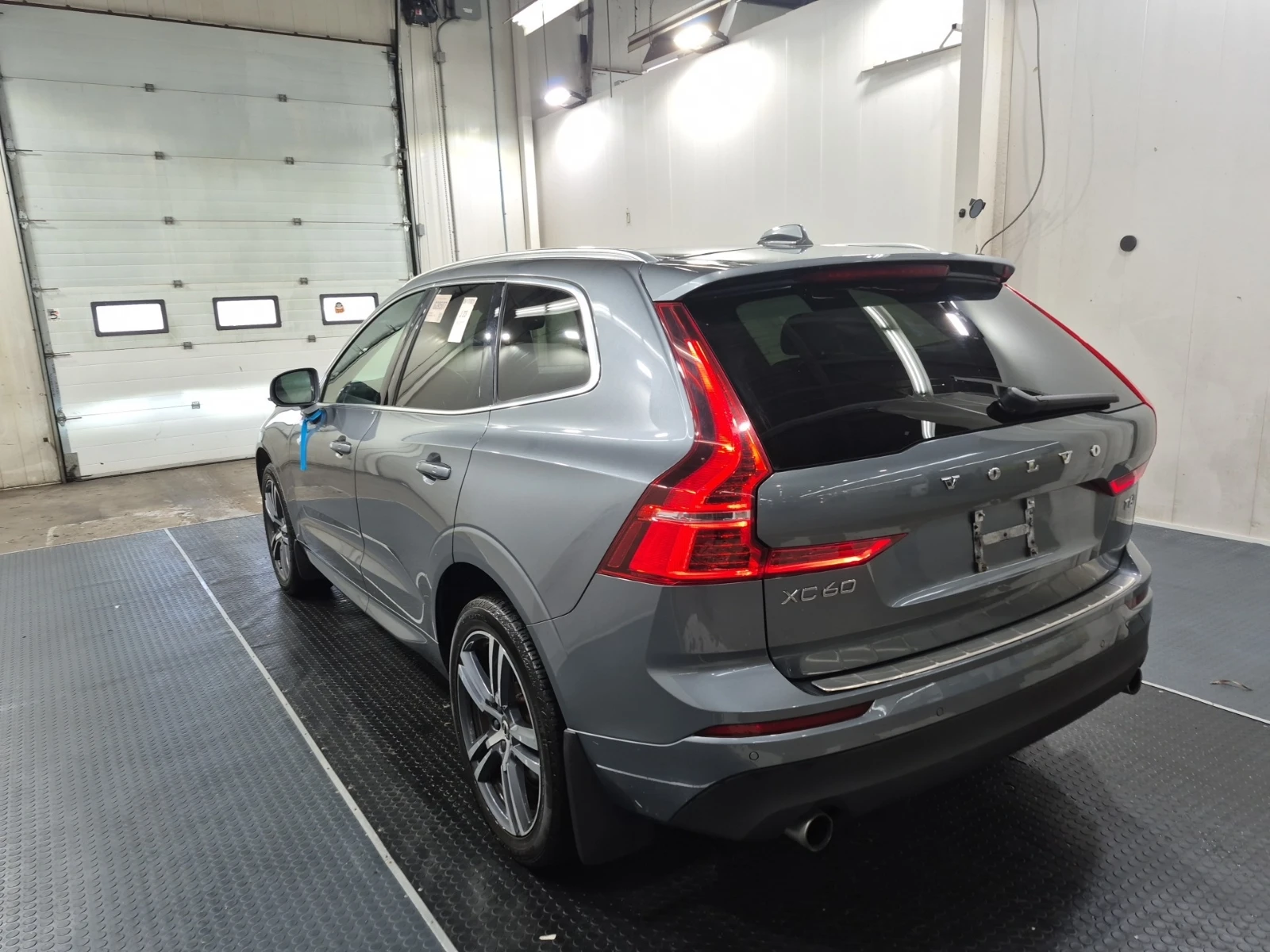 Volvo XC60 MOMENTUM * CARFAX * АвтоКредит * Цена до България* - изображение 4