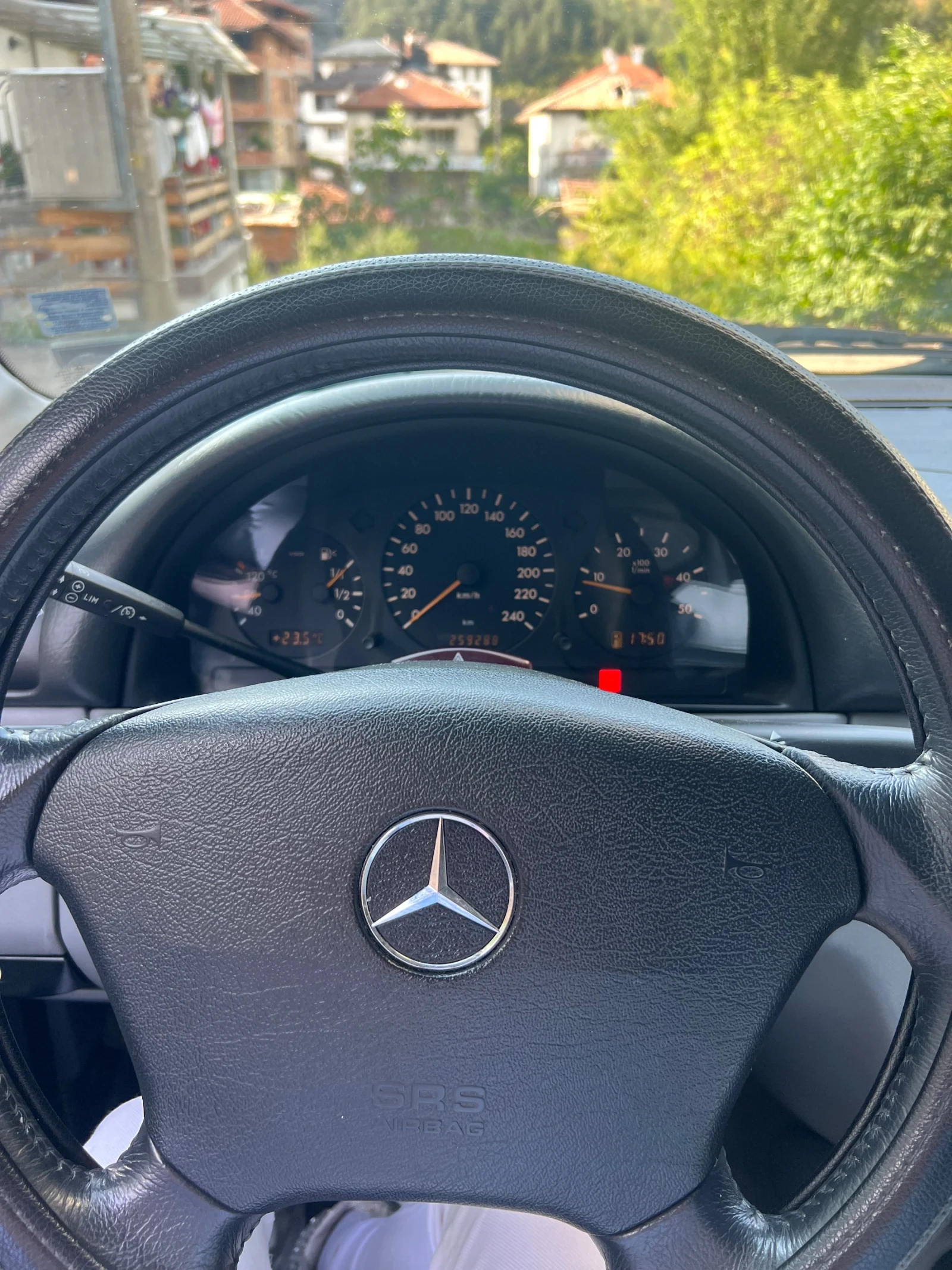 Mercedes-Benz ML 270  - изображение 8