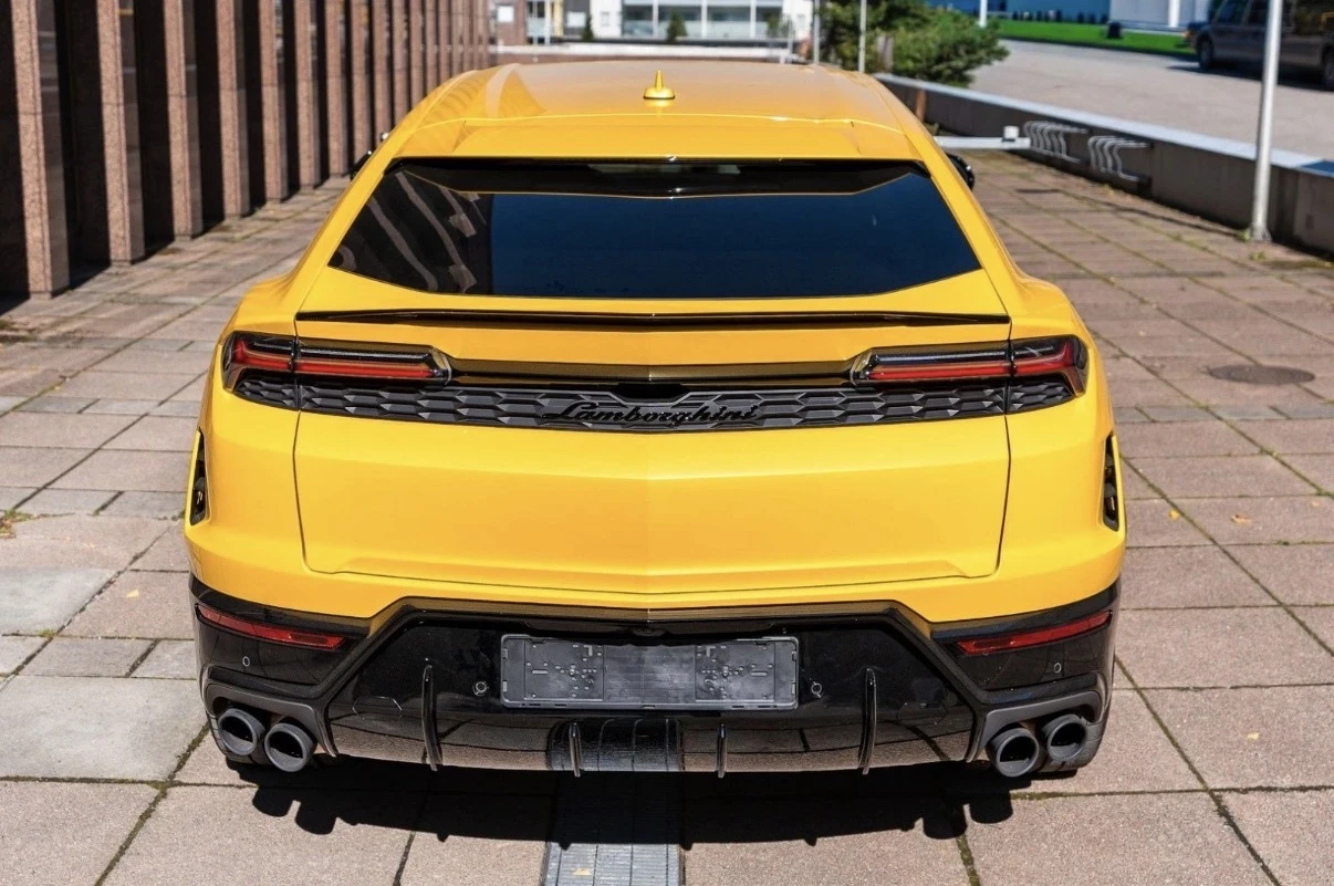 Lamborghini Urus SE* CARBON* MASSAGE* BANG OLUFSEN* , снимка 5 - Автомобили и джипове - 55636719