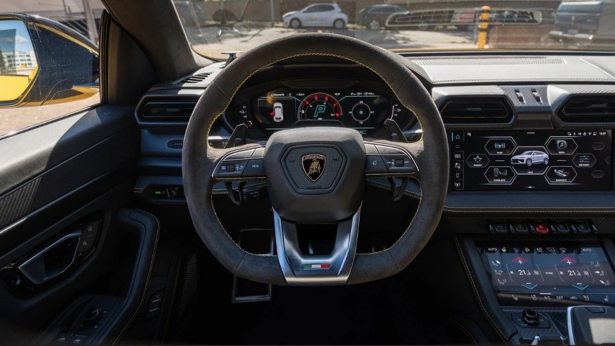 Lamborghini Urus SE* CARBON* MASSAGE* BANG OLUFSEN* , снимка 12 - Автомобили и джипове - 55636719